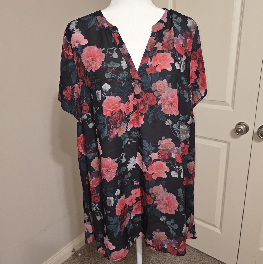 Torrid Georgette Hi-Low Tunic Blouse Size 2 (XXL) in color Floral Black
